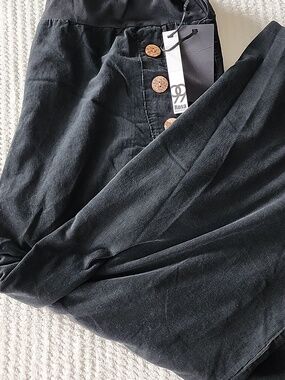 99 Rosa Black Wide Ankle Pants Brand New